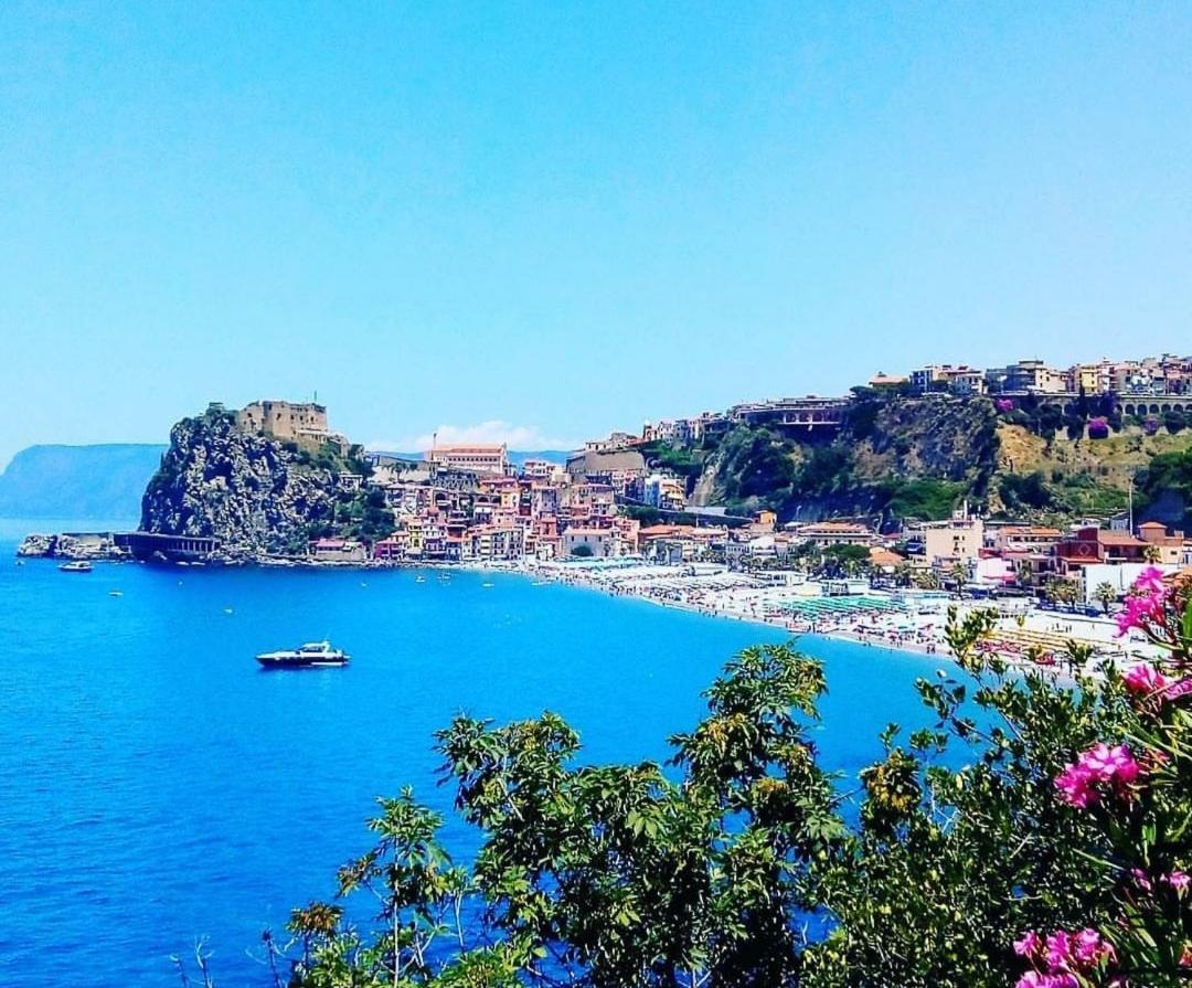 Romeo E Giulietta Scilla Bed & Breakfast Exterior photo